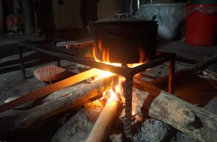 https://www.sei.org/wp-content/uploads/2020/09/cooking-open-fire.jpg